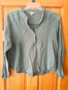 Lucky Brand! Lightweight Olive Green Button-Front Women’s Top
